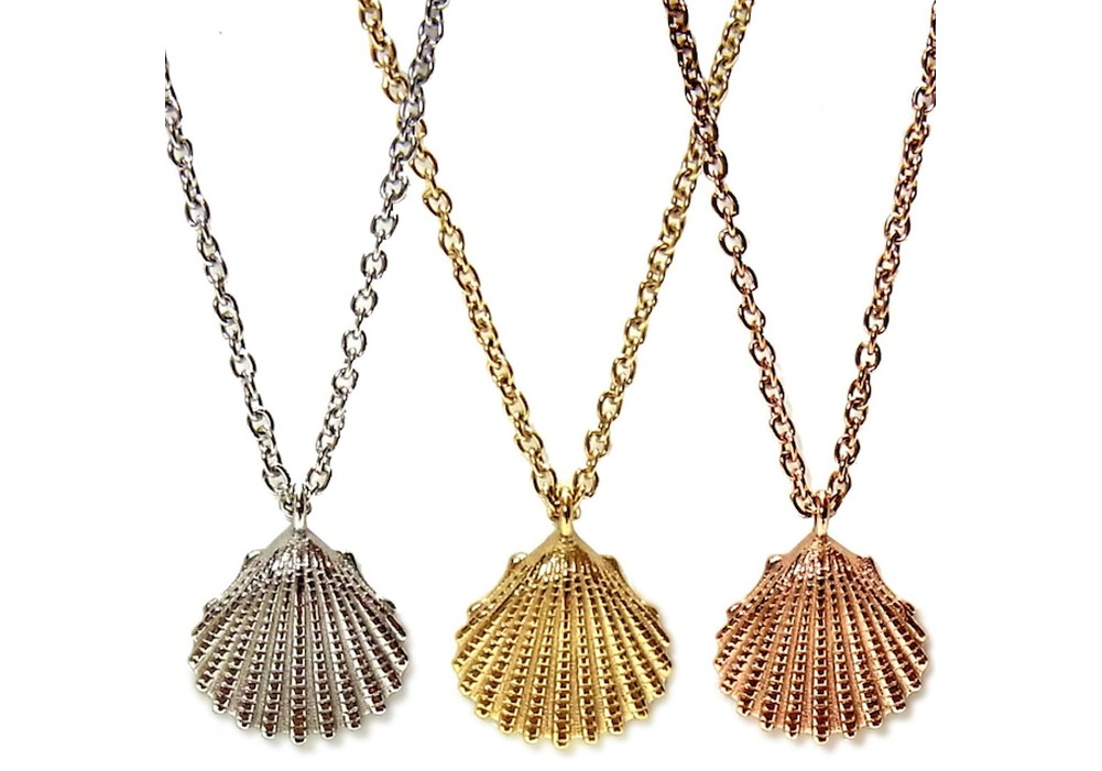 <strong>Seashell necklace</strong>
